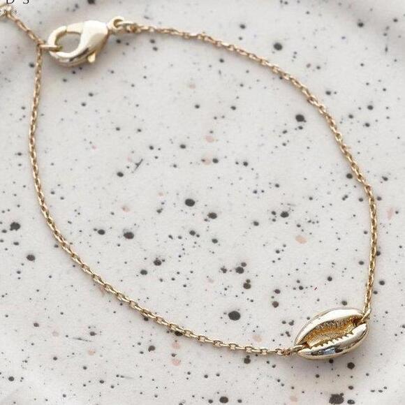 & Other Stories Puka Shell Chain Bracelet - Picture 2 of 2